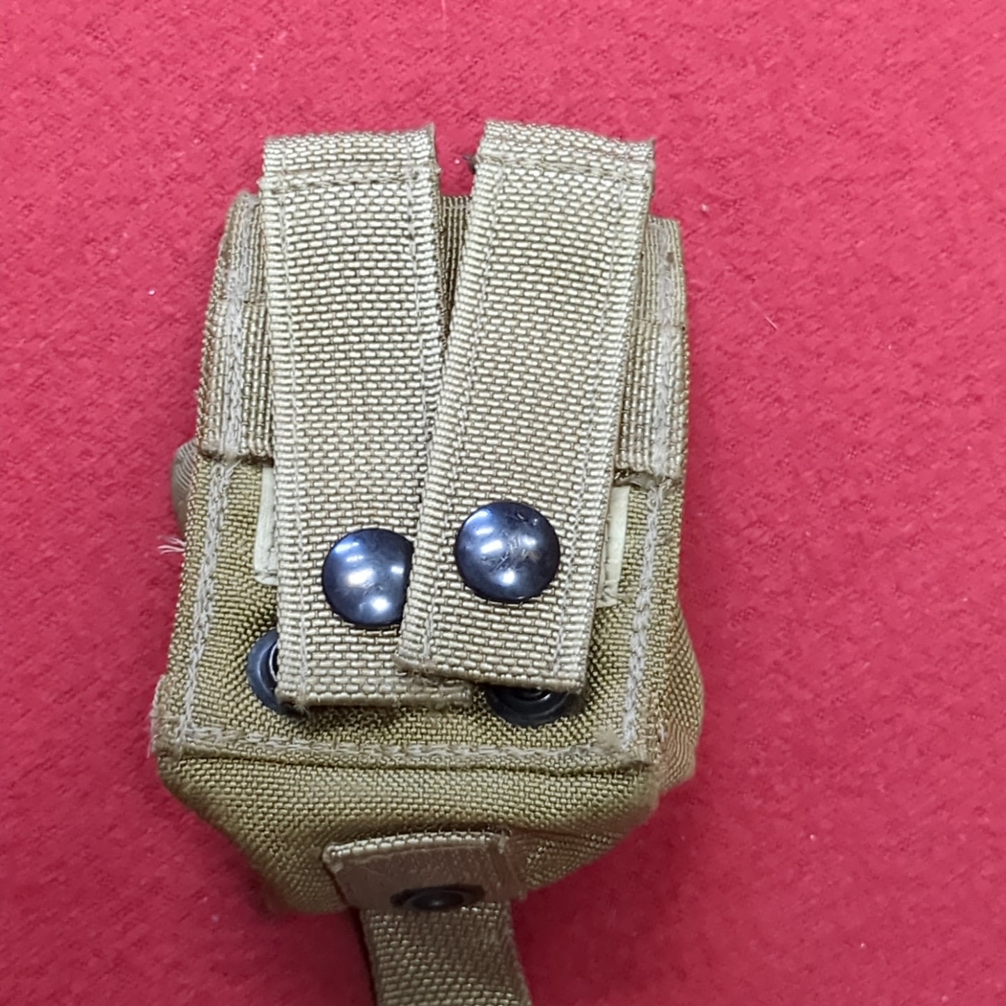 Eagle Industries MC-FGC-1-MS-COY Coyote Grenade Pouch  Good Condition (03g 35cr- ca3-31)