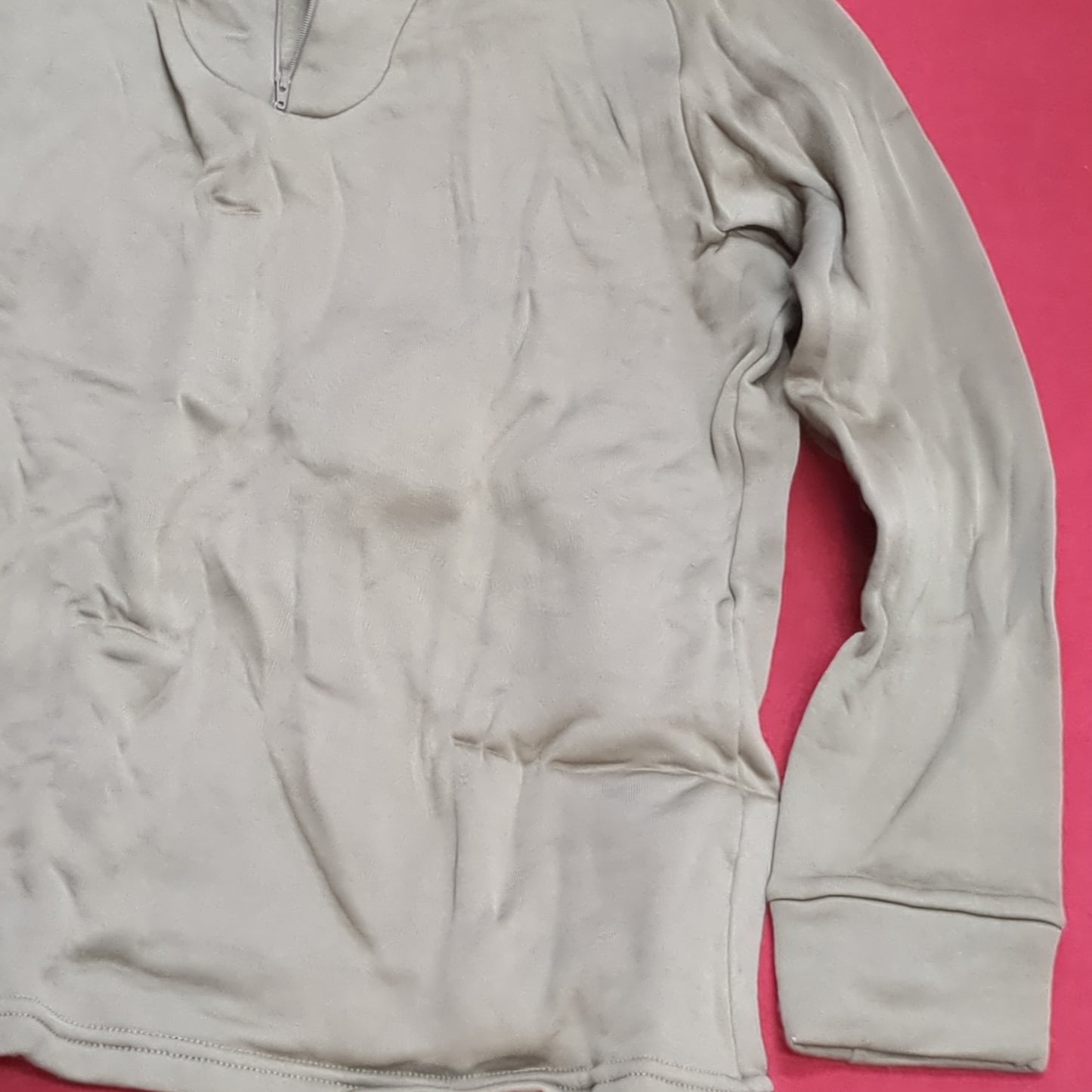 1980s/90s US Army MEDIUM Cold Weather Undershirt Brown Excellent Condition (18g waf2- fa02-10)