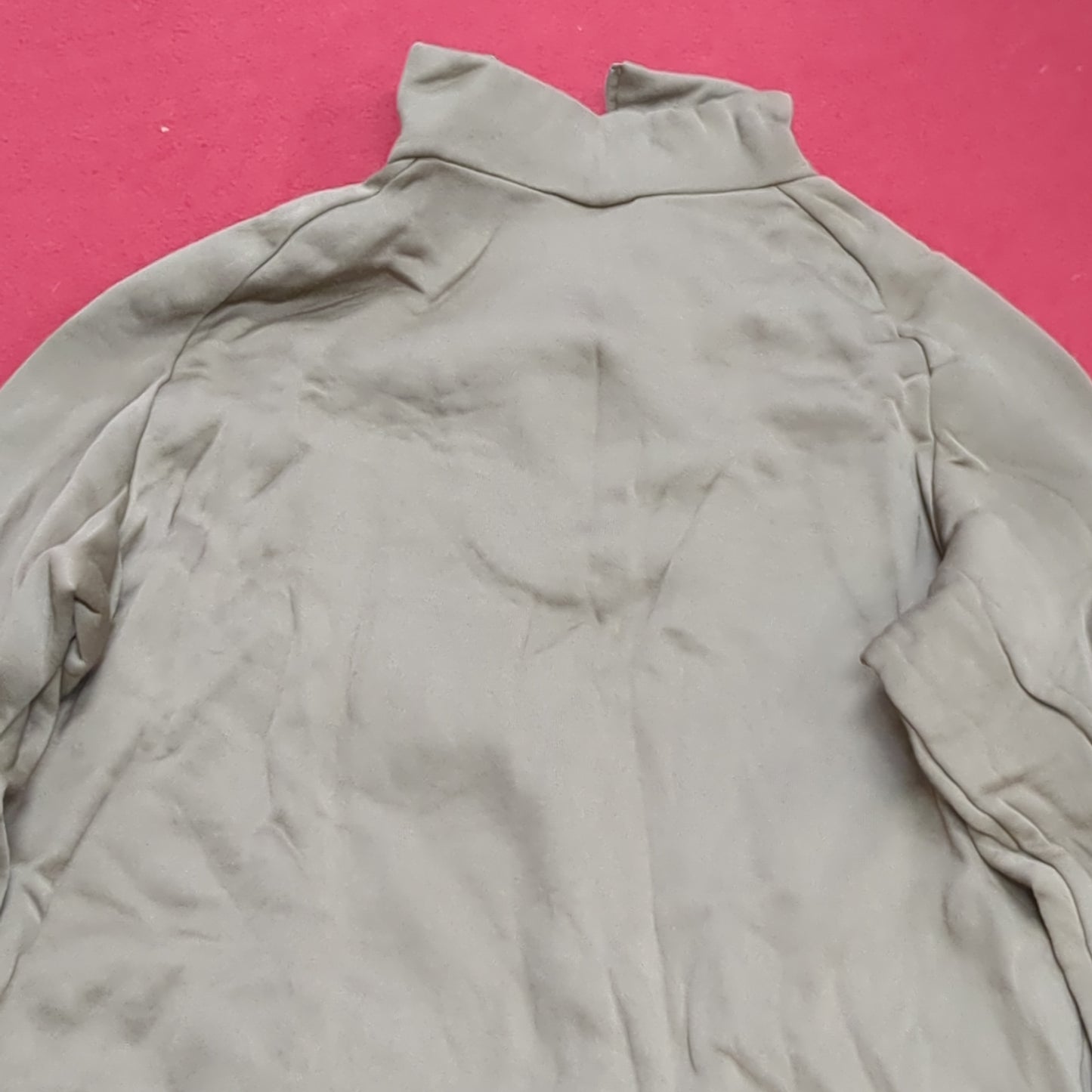 1980s/90s US Army MEDIUM Cold Weather Undershirt Brown Excellent Condition (18g waf2- fa02-10)