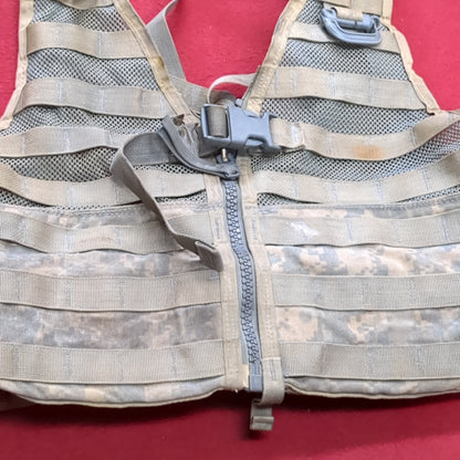 US Army USED ACU UCP Fighting Load Carrier Molle II (eb10-)