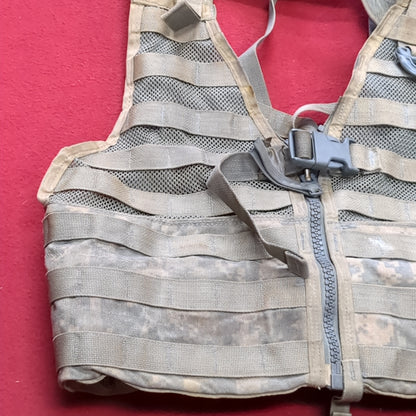 US Army USED ACU UCP Fighting Load Carrier Molle II (eb10-)