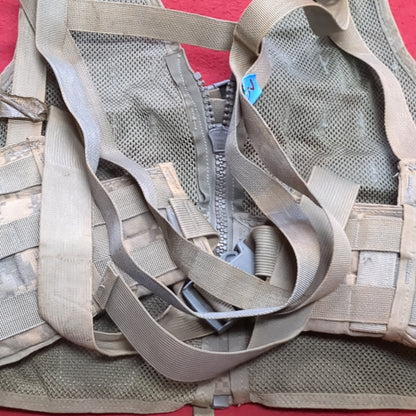 US Army USED ACU UCP Fighting Load Carrier Molle II (eb10-)