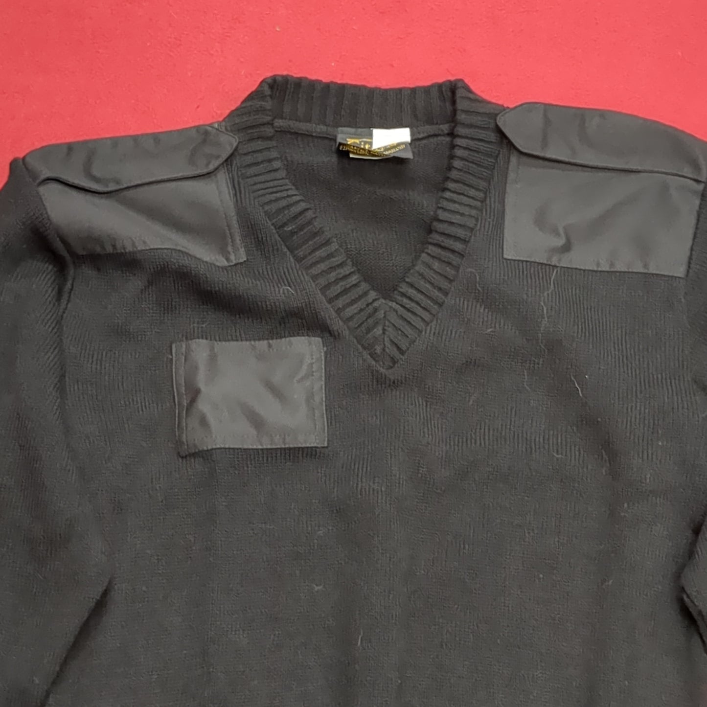 Vintage CITADEL Medium V-NECK SWEATER Black Pull-Over Acrylic Excellent Condition (31o- da15-08)