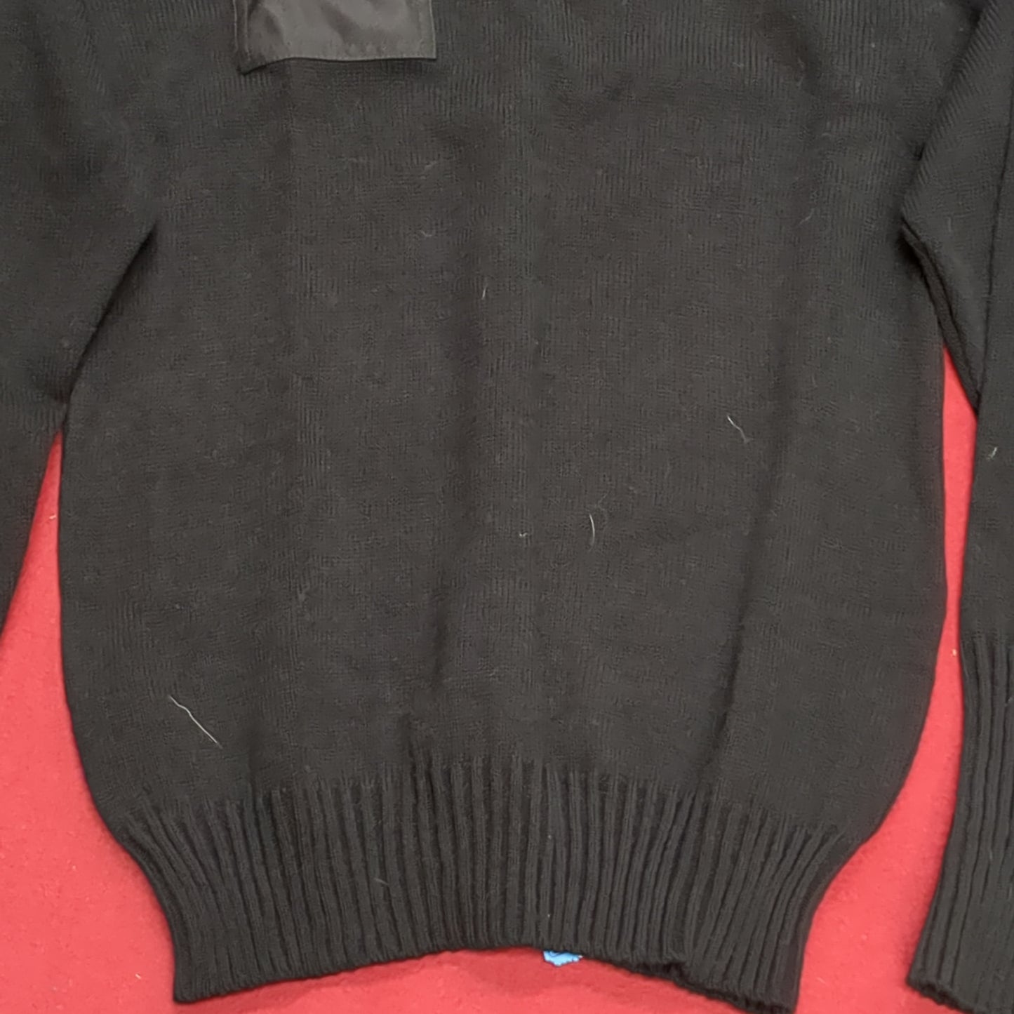 Vintage CITADEL Medium V-NECK SWEATER Black Pull-Over Acrylic Excellent Condition (31o- da15-08)
