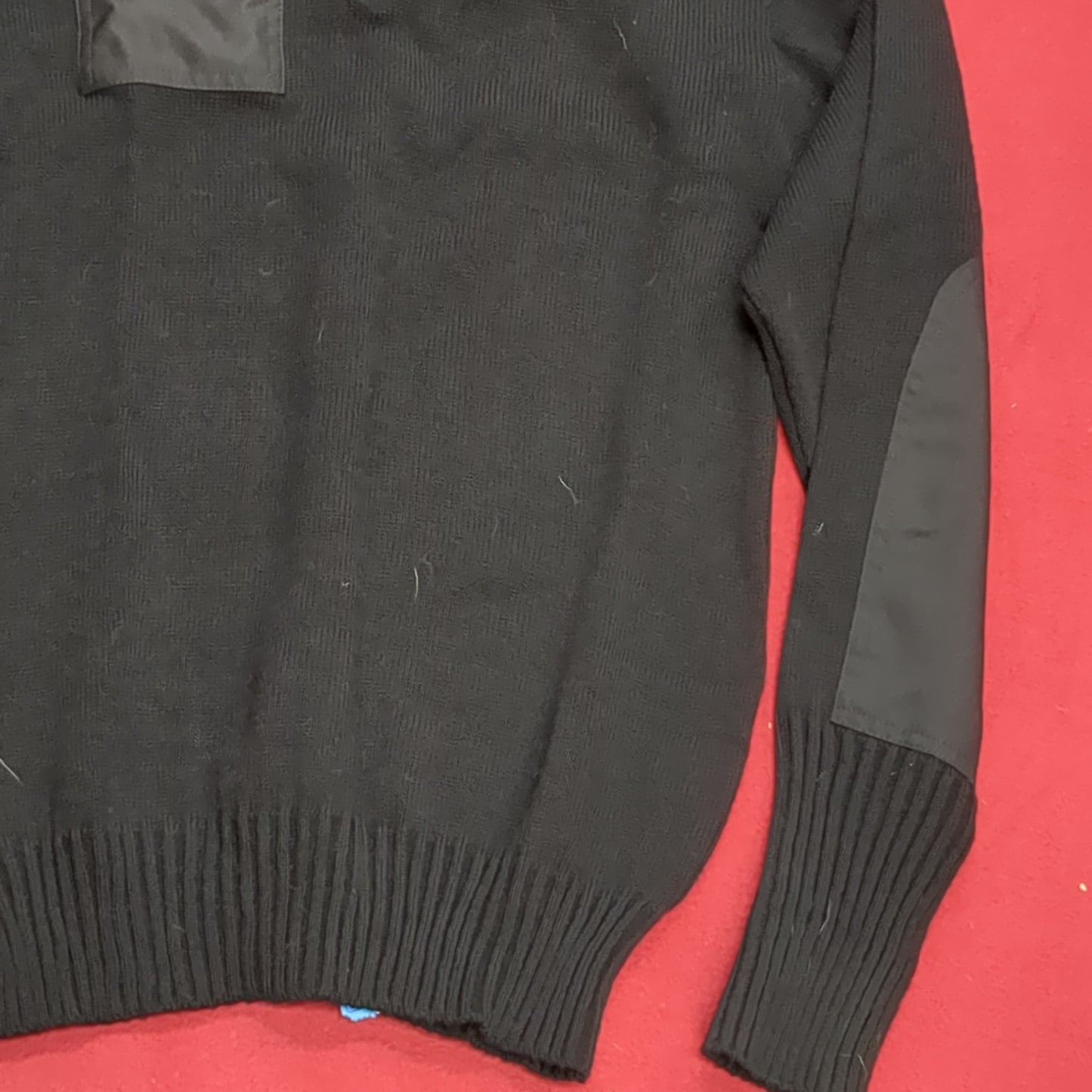 Vintage CITADEL Medium V-NECK SWEATER Black Pull-Over Acrylic Excellent Condition (31o- da15-08)