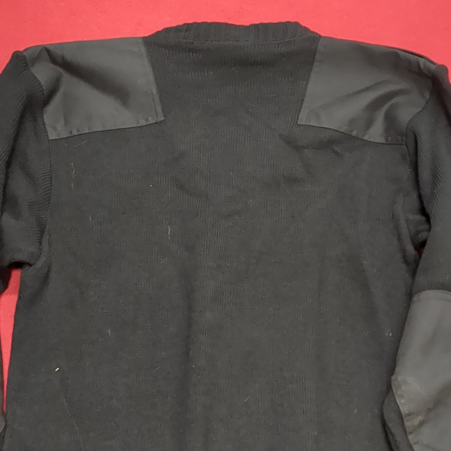 Vintage CITADEL Medium V-NECK SWEATER Black Pull-Over Acrylic Excellent Condition (31o- da15-08)