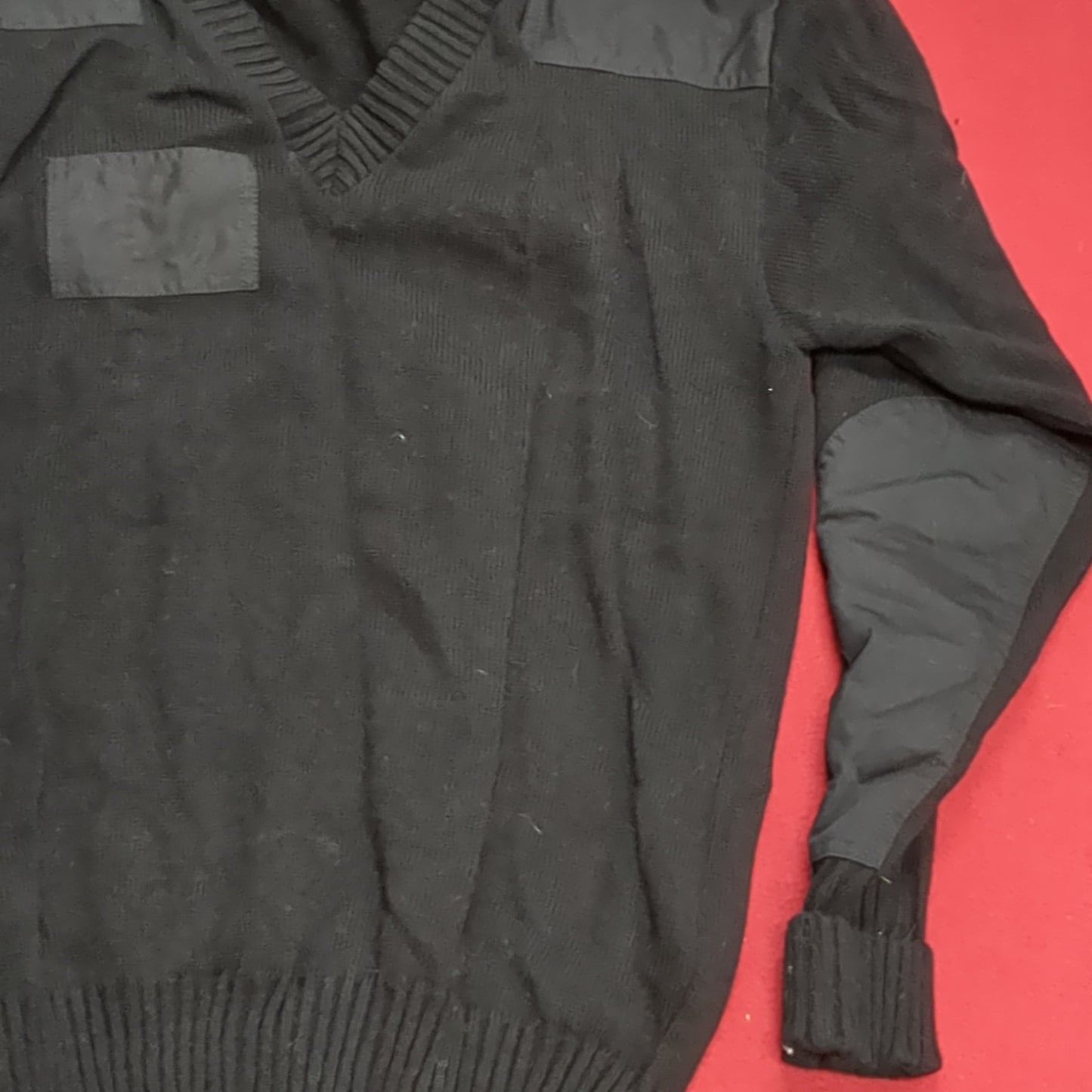 Vintage CITADEL Large V-NECK SWEATER Black Pull-Over Acrylic Excellent Condition (31o- da15-09)