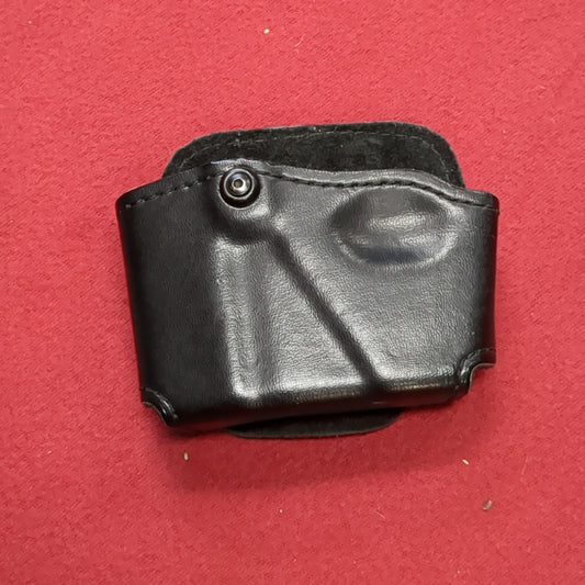 Safariland Model 573 Open Topagazine and Handcuff Excellent Condition (06CC- ca9-OCT165)