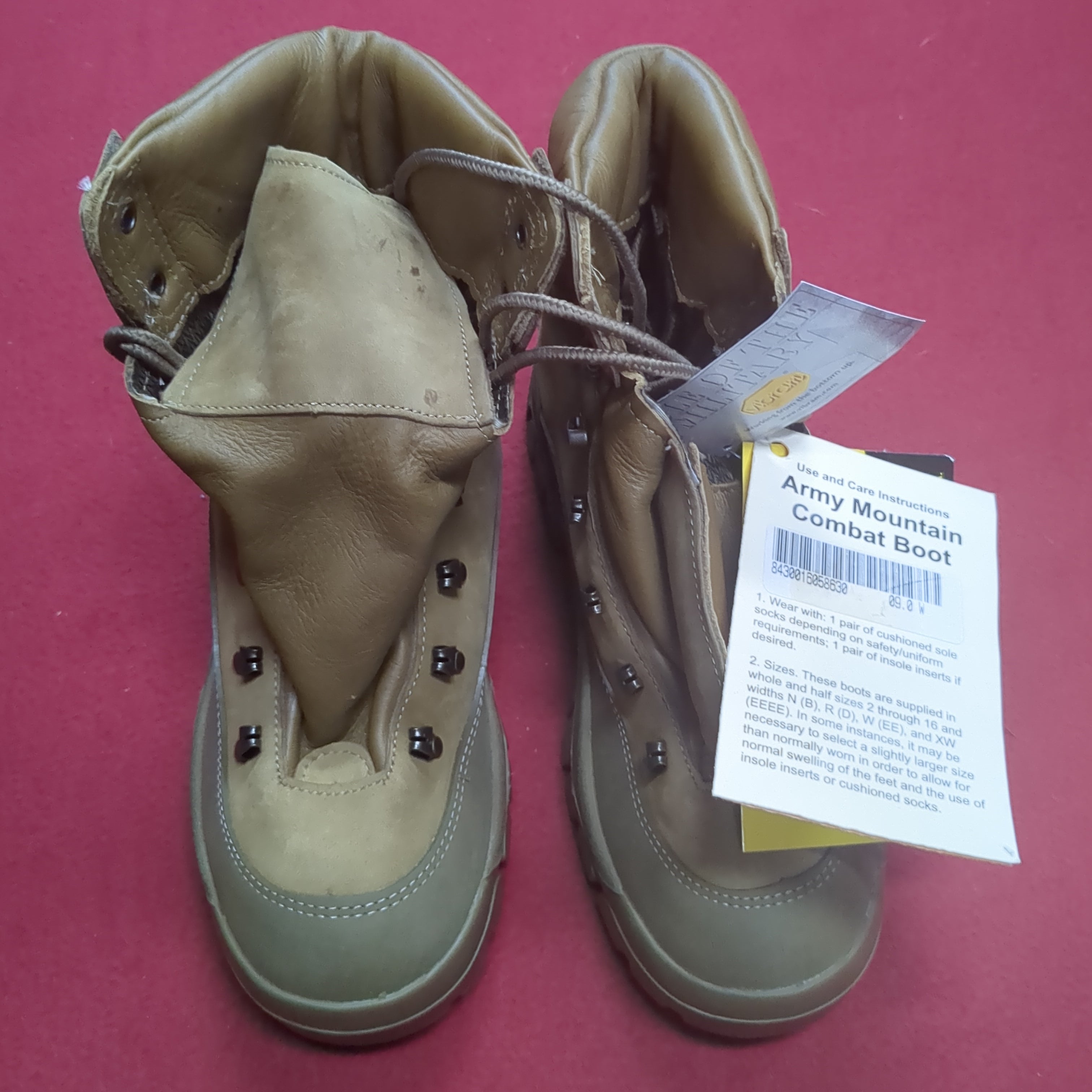 NWT US Army Deployment 9.0W Bates Combat Hiker Boots hc08 OCT200 Gibsons Tactical Tavern