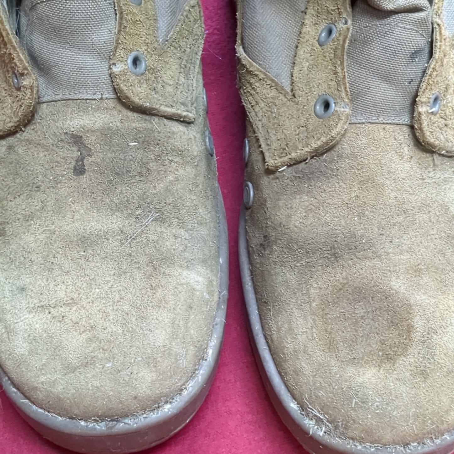 US Army 10.5W Standard Issue Hot Weather Combat Boots Coyote Used (a09- DC14-NOV77)