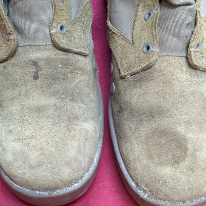 US Army 10.5W Standard Issue Hot Weather Combat Boots Coyote Used (a09- DC14-NOV77)