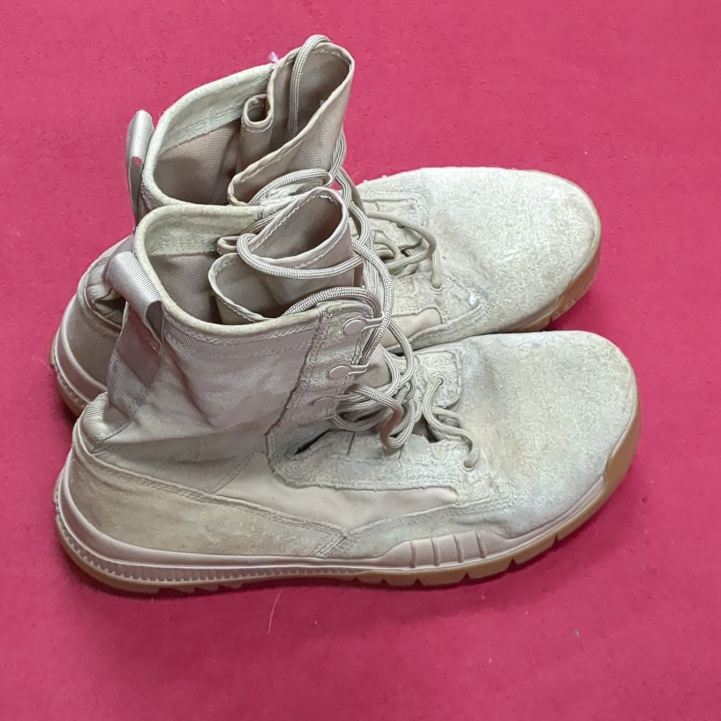 US Army 9.5  Nike Hot Weather Combat Boots Coyote 499 Tan USED (A09- DC14-NOV155)