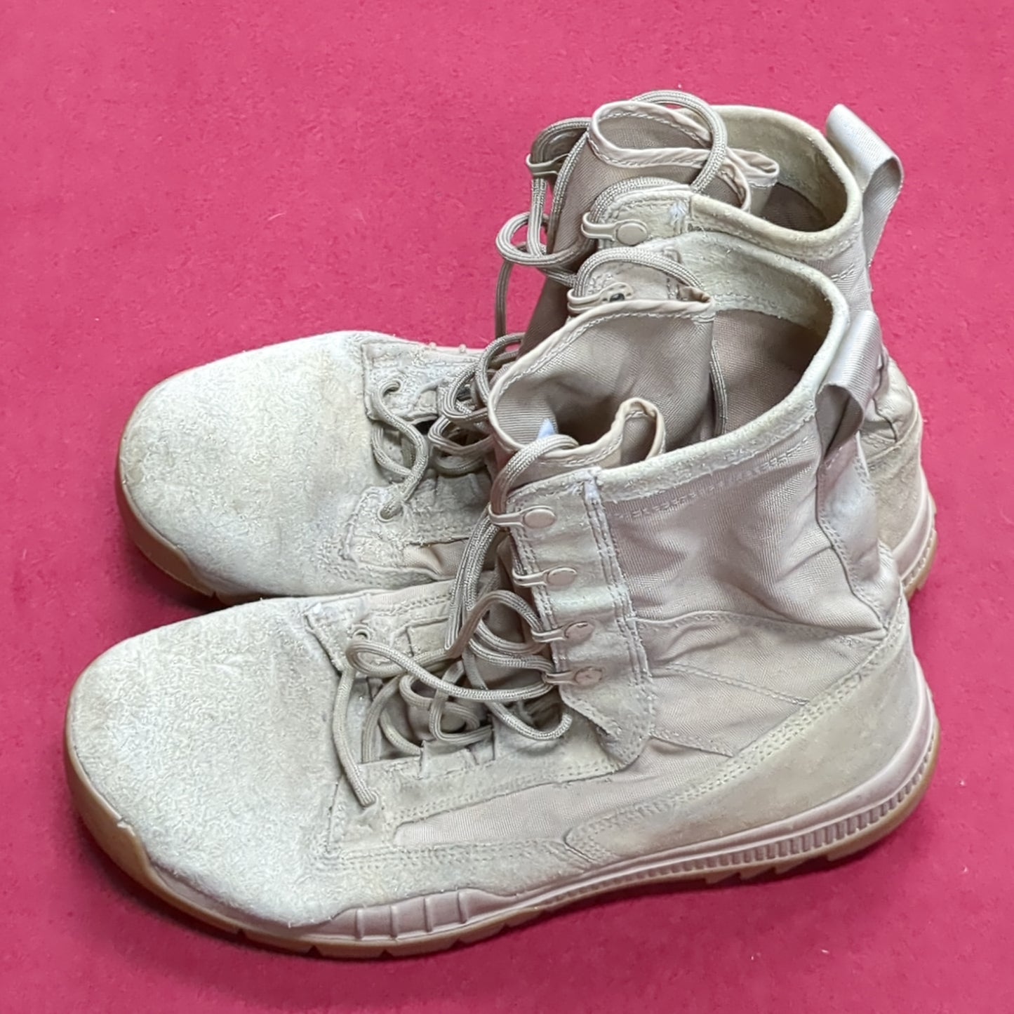 US Army 9.5  Nike Hot Weather Combat Boots Coyote 499 Tan USED (A09- DC14-NOV155)