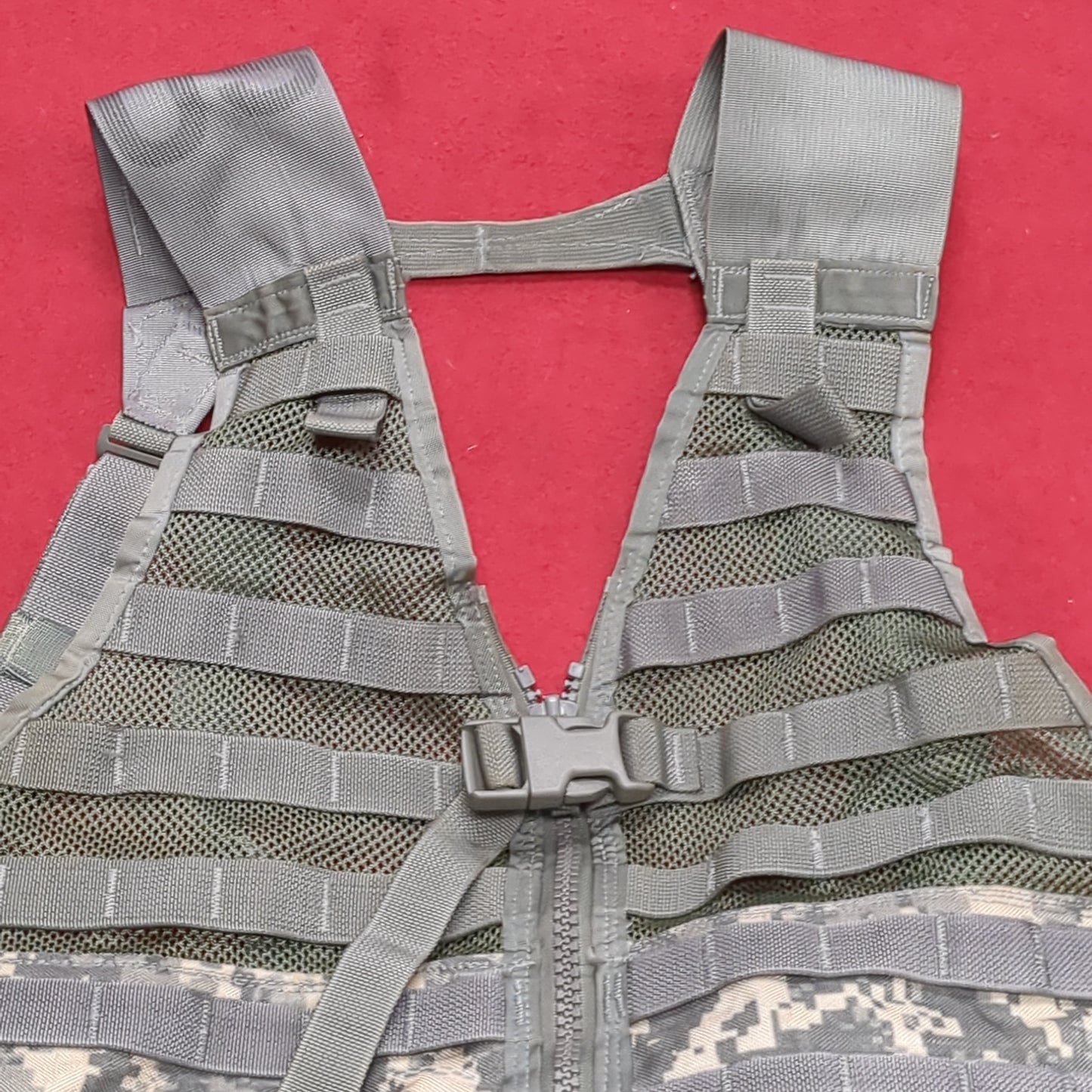 US Army ACU Digitial Camo Fighting Load Carrier FLC Molle Used (eb06-NOV159)