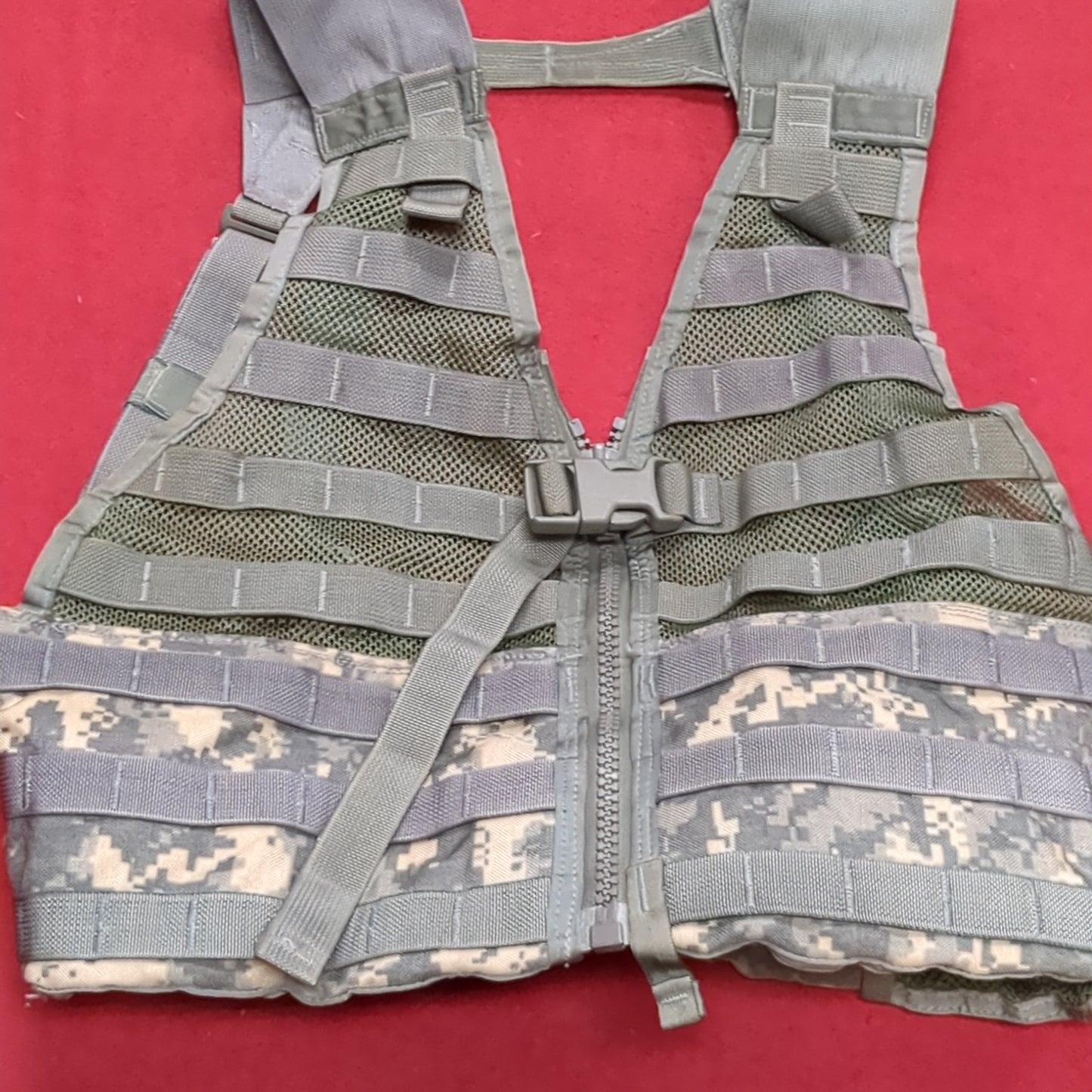 US Army ACU Digitial Camo Fighting Load Carrier FLC Molle Used (eb06-NOV159)