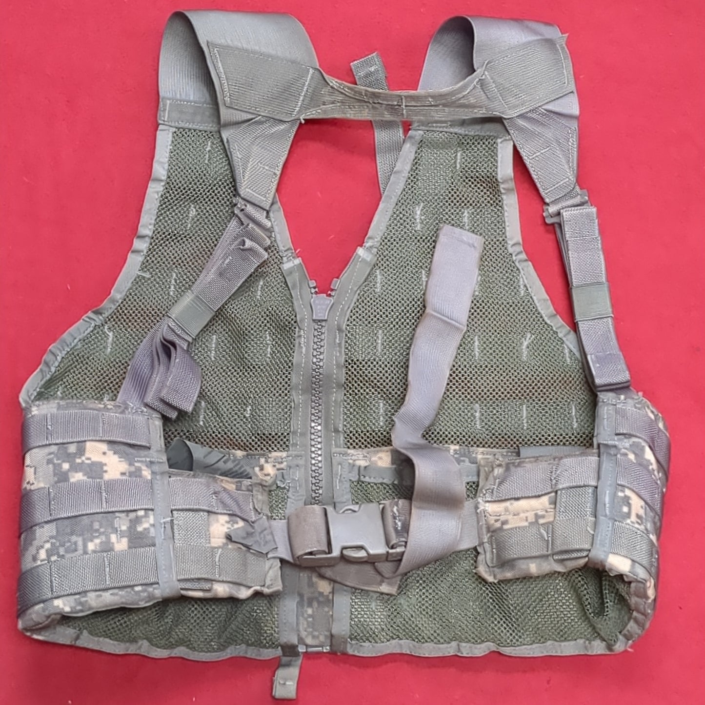 US Army ACU Digitial Camo Fighting Load Carrier FLC Molle Used (eb06-NOV159)
