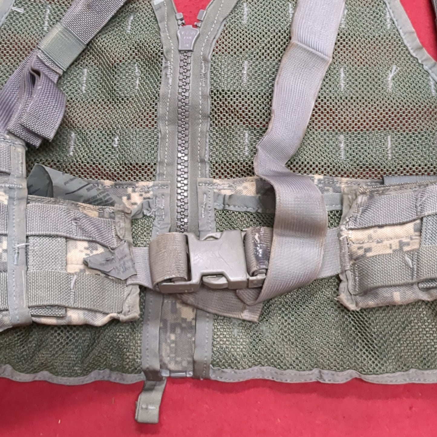 US Army ACU Digitial Camo Fighting Load Carrier FLC Molle Used (eb06-NOV159)