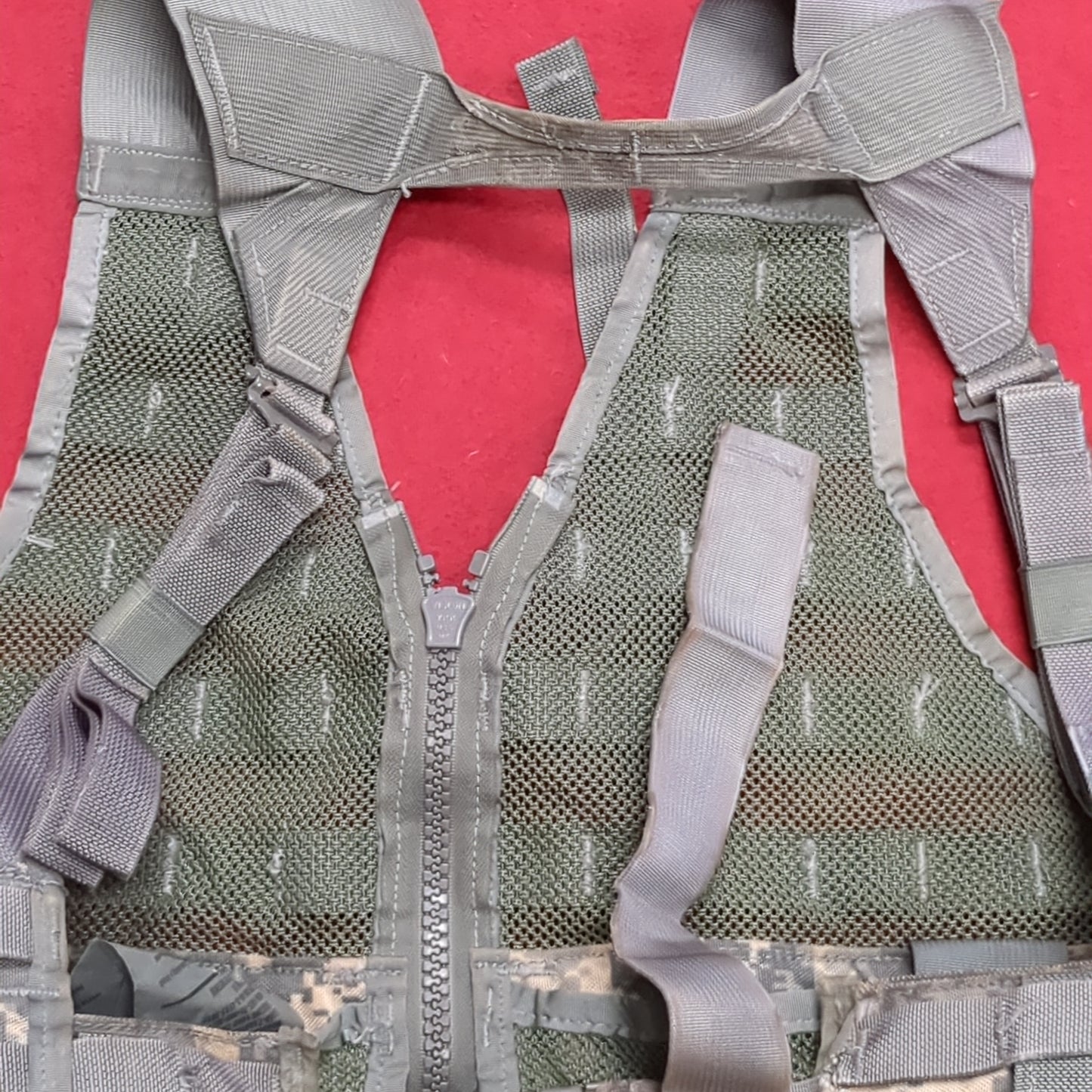 US Army ACU Digitial Camo Fighting Load Carrier FLC Molle Used (eb06-NOV159)