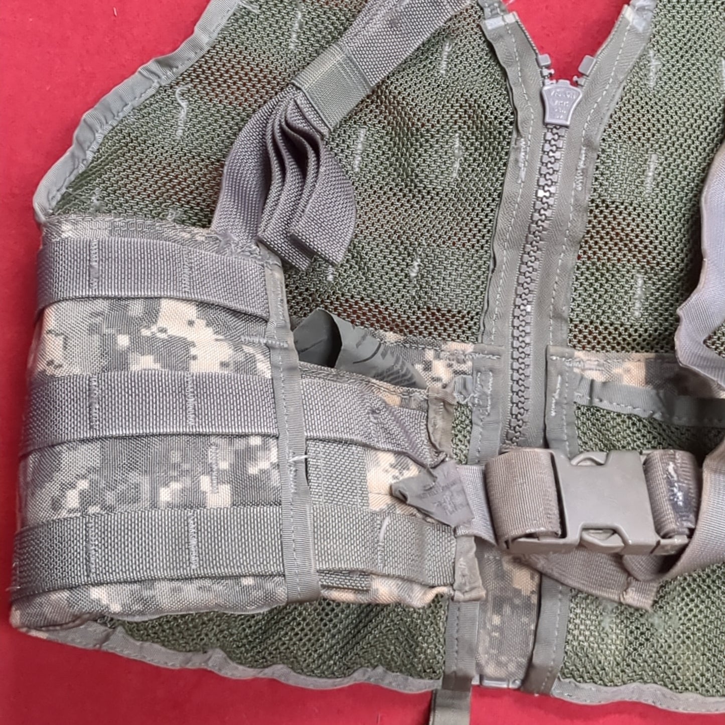 US Army ACU Digitial Camo Fighting Load Carrier FLC Molle Used (eb06-NOV159)