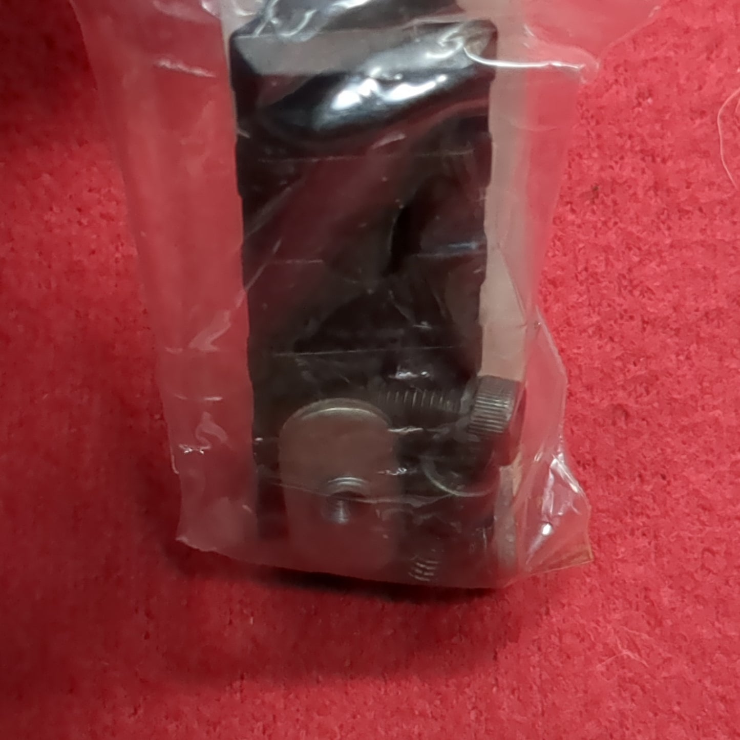 NOS Pelican 630 M6 Flashlight Foregrip Mount System for AR-15, M16 rifles, M4 Carbine 0630-000-110   (J09 ab02-NOV194)