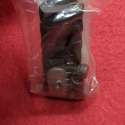NOS Pelican 630 M6 Flashlight Foregrip Mount System for AR-15, M16 rifles, M4 Carbine 0630-000-110   (J09 ab02-NOV194)