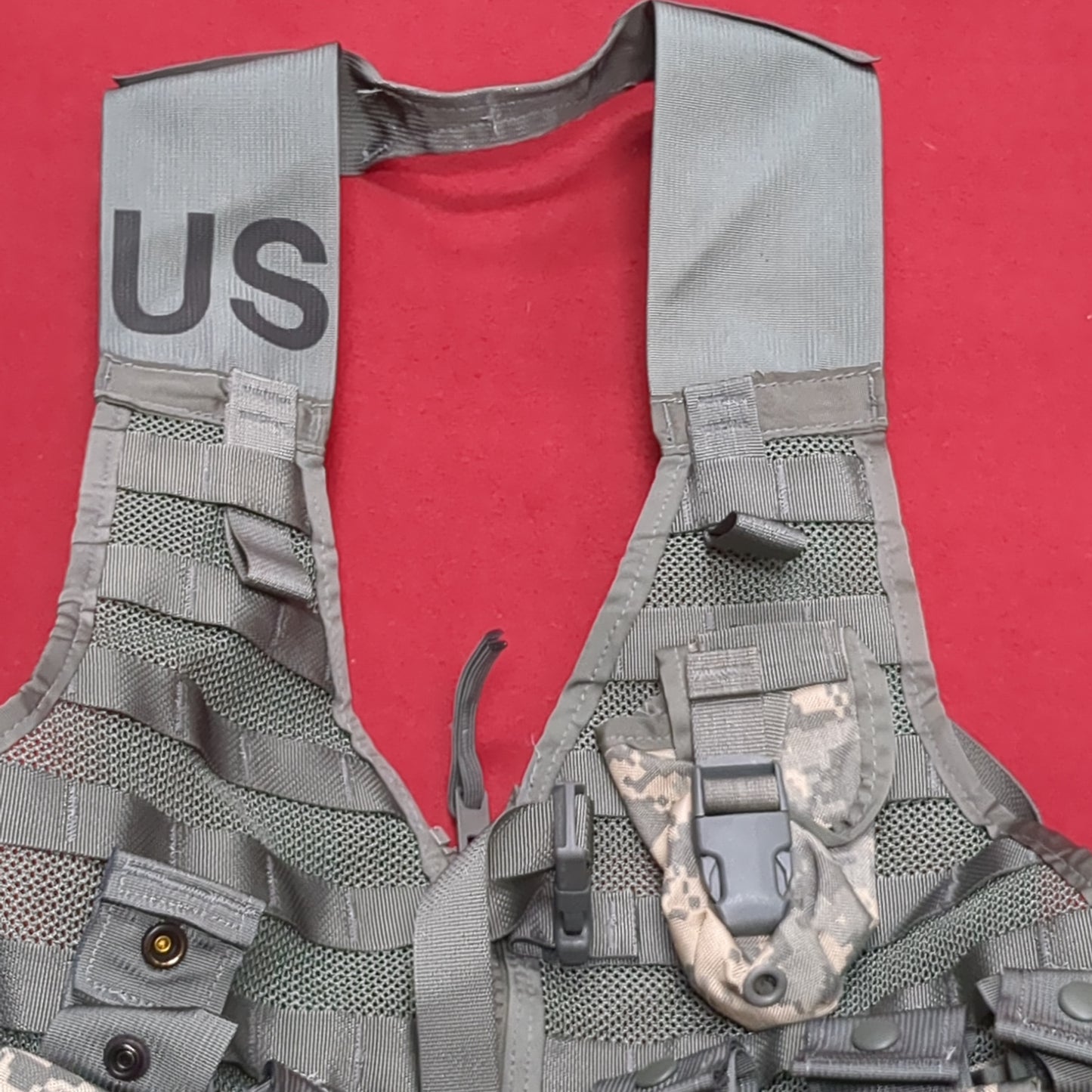 US Army ACU Digitial Camo Fighting Load Carrier FLC Molle Complete W/ Pouches Excellent Condition (eb07-NOV199)