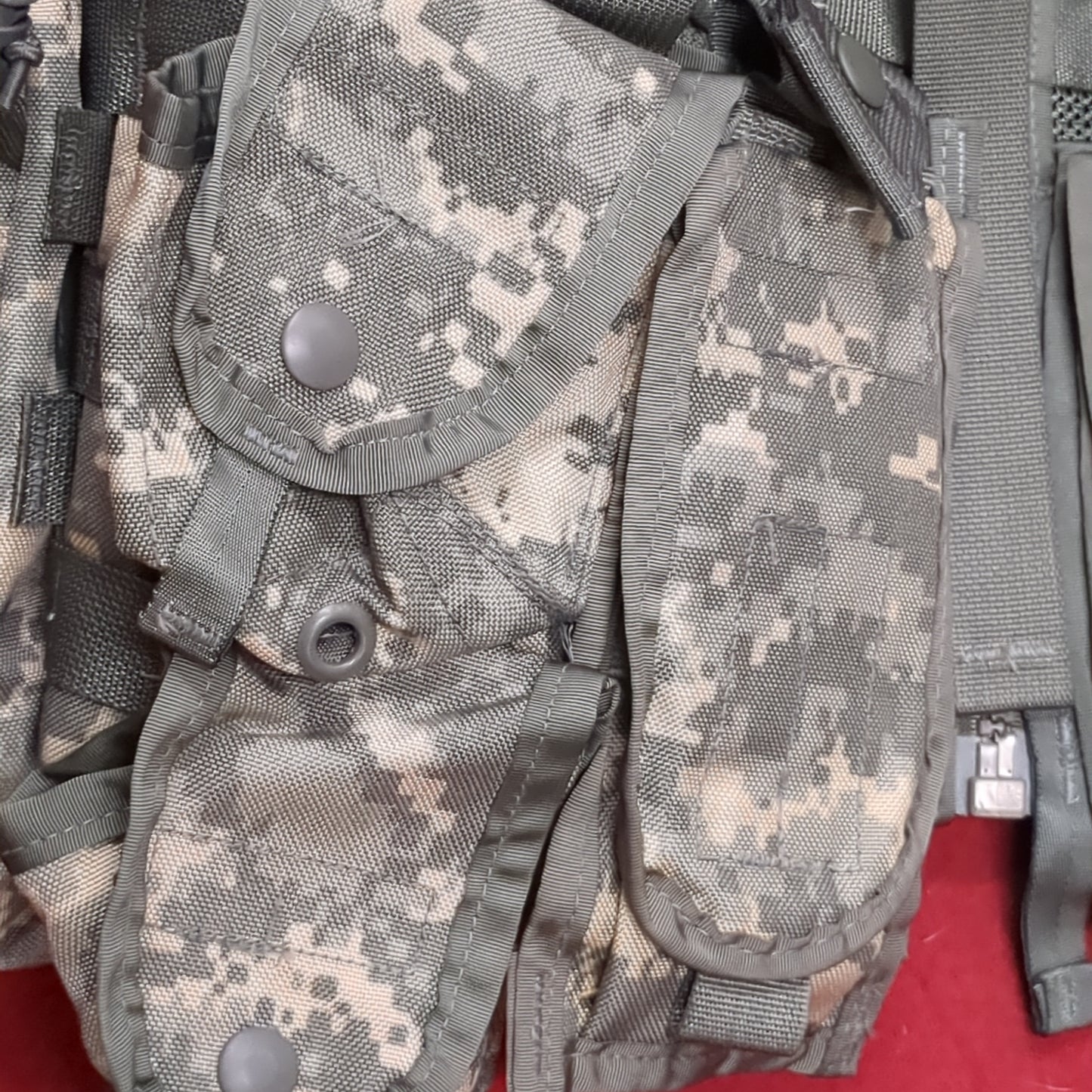 US Army ACU Digitial Camo Fighting Load Carrier FLC Molle Complete W/ Pouches Excellent Condition (eb07-NOV199)