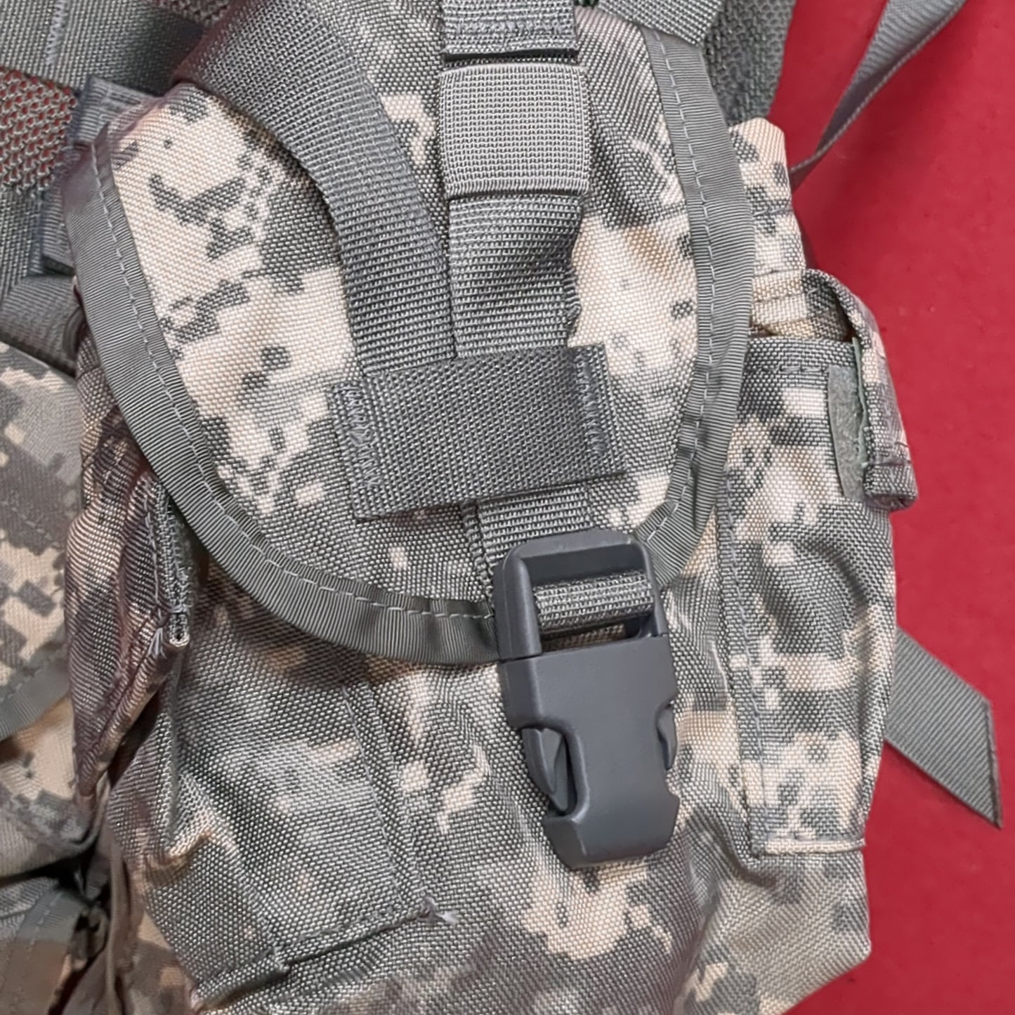 US Army ACU Digitial Camo Fighting Load Carrier FLC Molle Complete W/ Pouches Excellent Condition (eb07-NOV199)