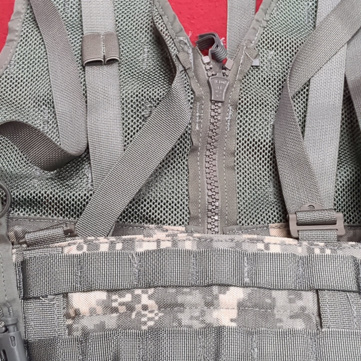 US Army ACU Digitial Camo Fighting Load Carrier FLC Molle Complete W/ Pouches Excellent Condition (eb07-NOV199)