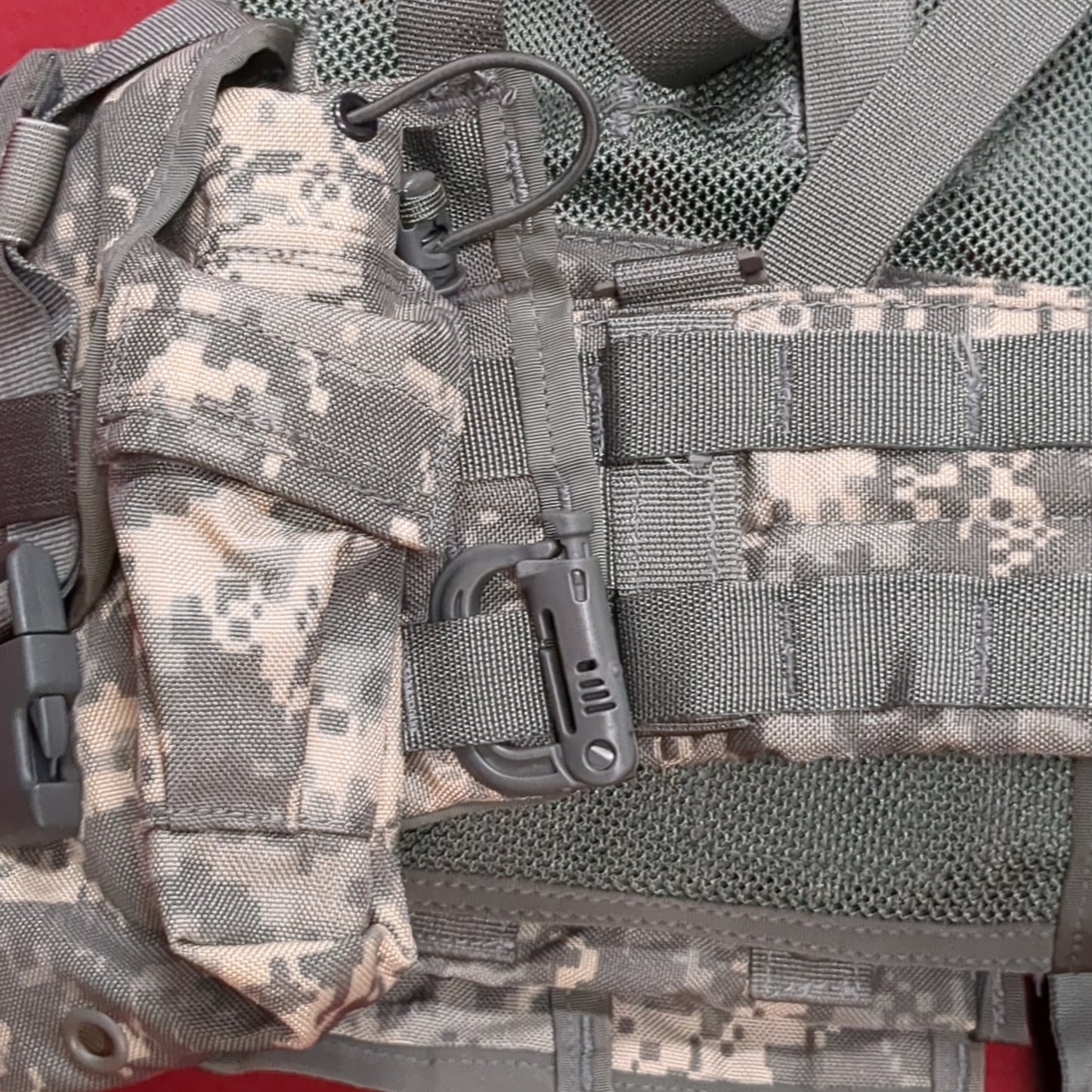 US Army ACU Digitial Camo Fighting Load Carrier FLC Molle Complete W/ Pouches Excellent Condition (eb07-NOV199)