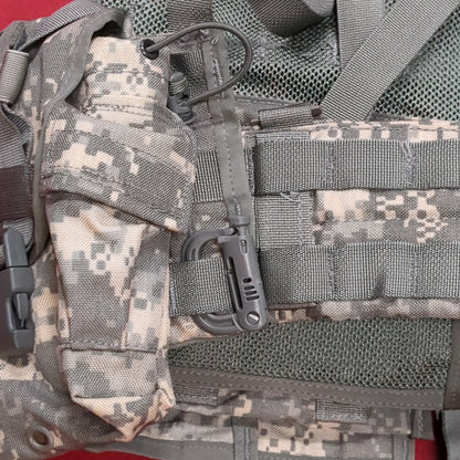 US Army ACU Digitial Camo Fighting Load Carrier FLC Molle Complete W/ Pouches Excellent Condition (eb07-NOV199)