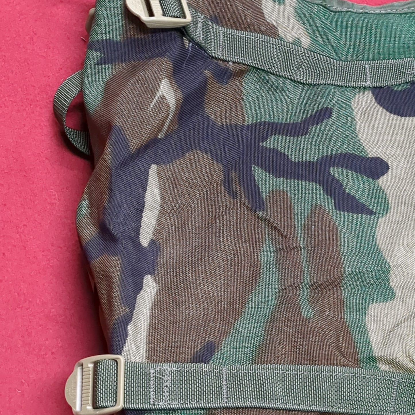 USGI Molle 2 Modular Lightweight Load-Carrying Equipment Radio Pouch Woodland Excellent Condition (BB05-DEC178)