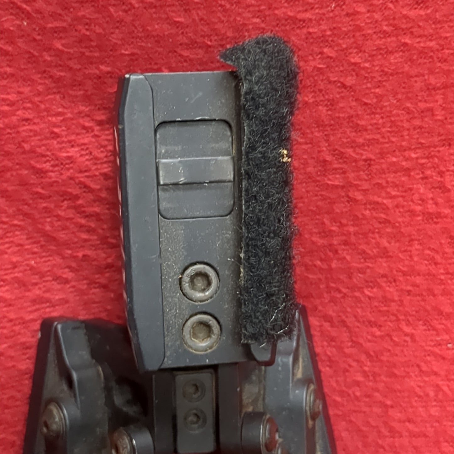GG&G LCB-3 HVY DUTY TACT BIPOD Used (FB17-DEC184)