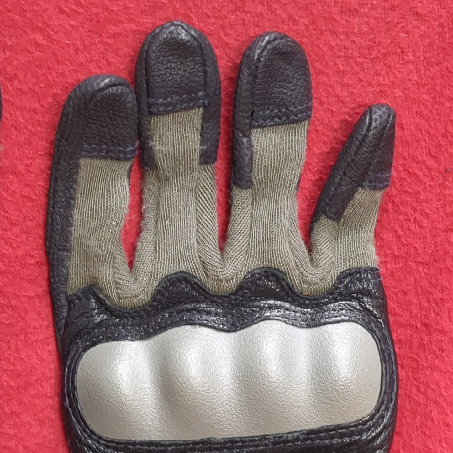 Wiley X CAG-1 Medium Assault Gloves W/ Kevlar Knuckles (40cr- cb2-JAN09)