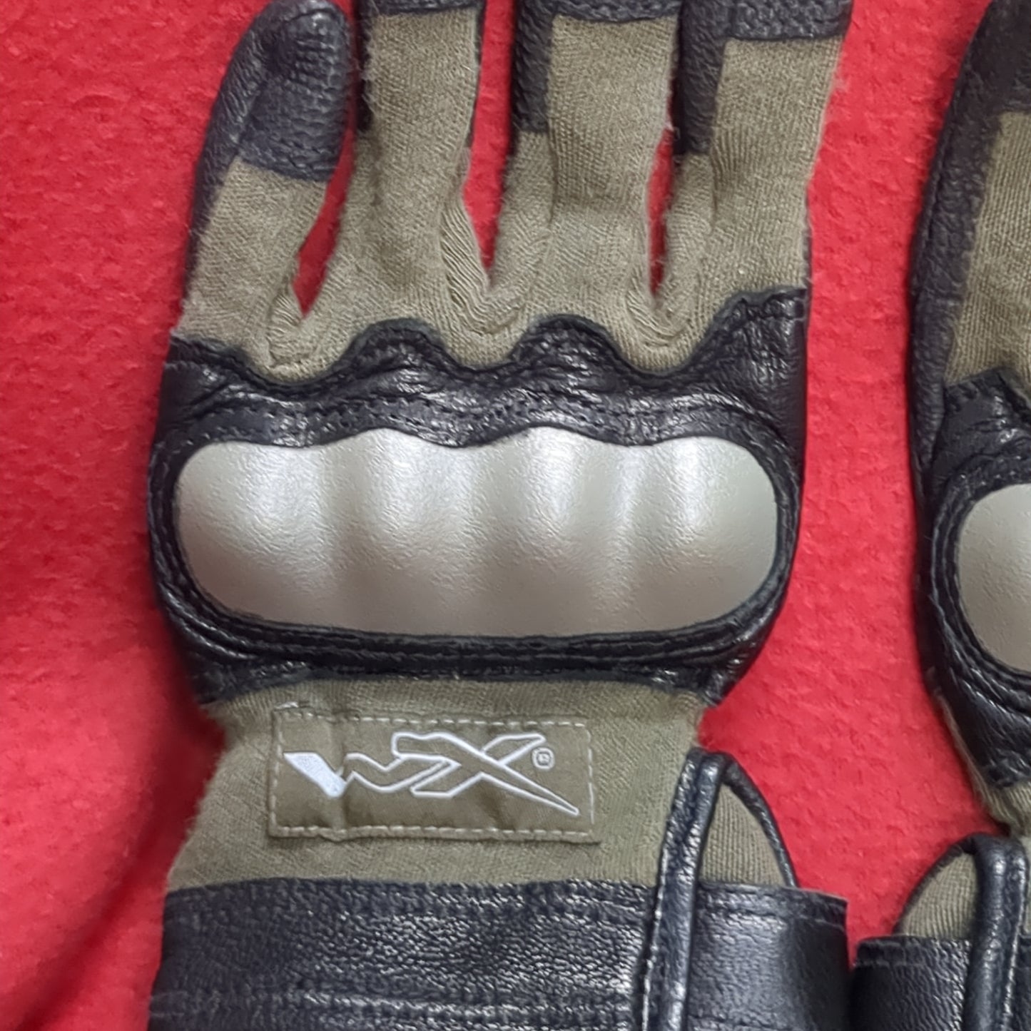 Wiley X CAG-1 Medium Assault Gloves W/ Kevlar Knuckles (40cr- cb2-JAN09)