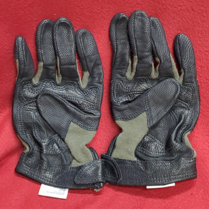 Wiley X CAG-1 Medium Assault Gloves W/ Kevlar Knuckles (40cr- cb2-JAN09)