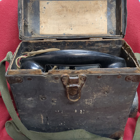 VINTAGE WWII AUTOMATIC ELECTRIC MONOPHONE FIELD TELEPHONE & BOX (BA03-JAN20)