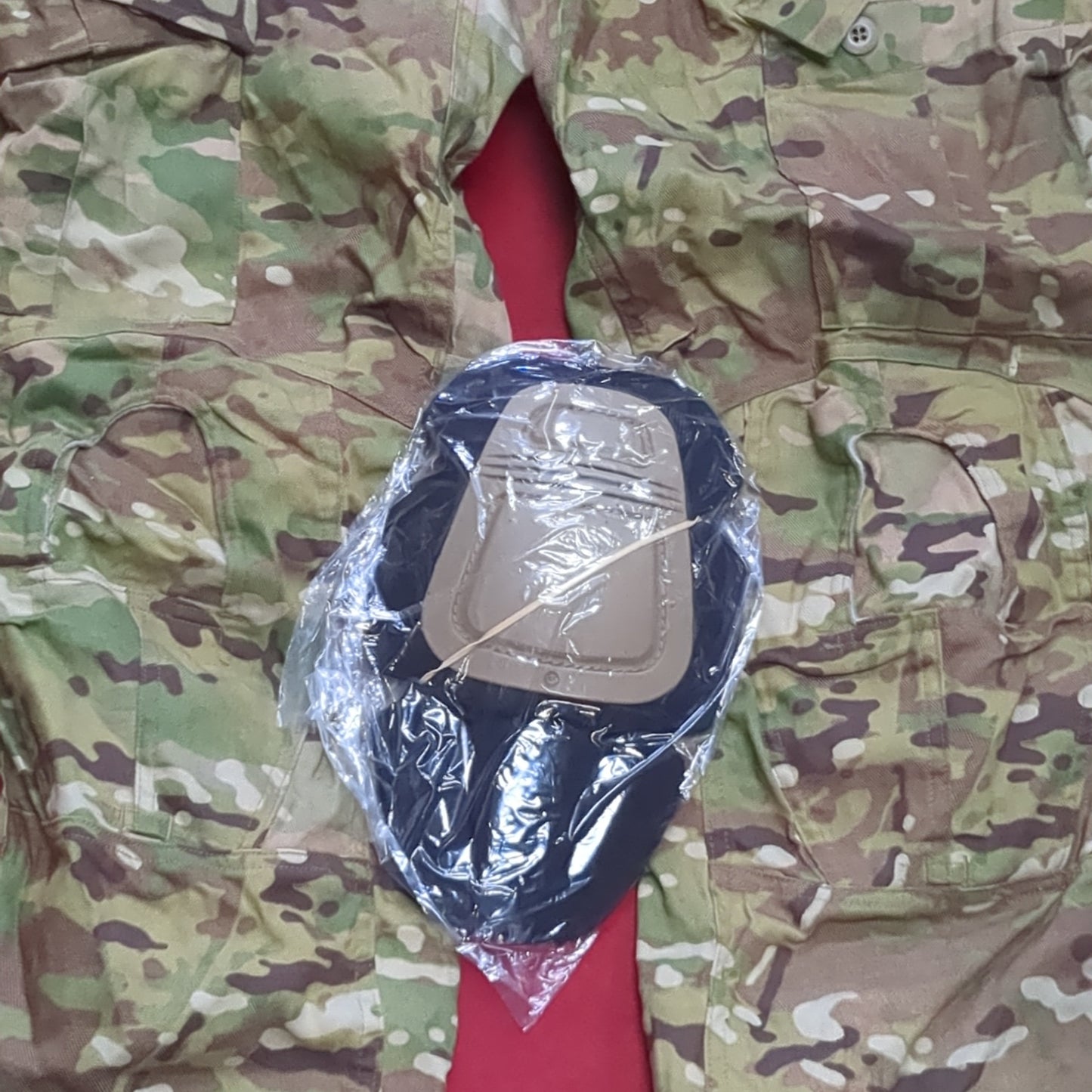 US Army Medium Long Combat OCP Multicam FRAC Pants w/ Knee Pads Excellent Condition (ocp11- ea07-MAR06)