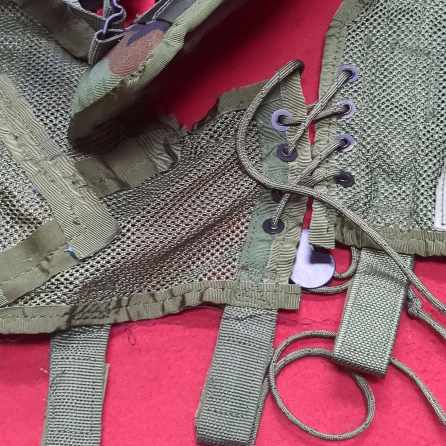 US Army Military Woodland Camouflage Enhanced Tactical Fighting Load Carrier  FLC W/ Pouches Good Condition (eb10-FEB11)
