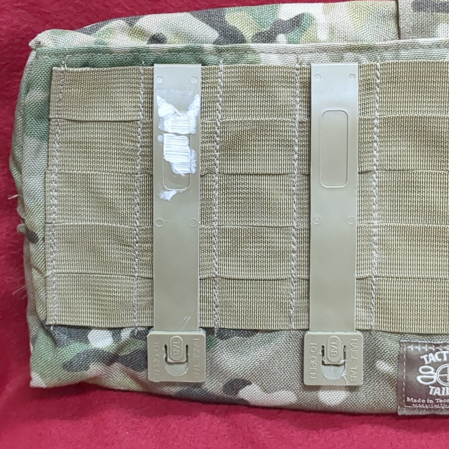 Tactical Tailor Horizontal Hydration Carrier Pack W/Malice Clips 100oz Used (34cr- ca2-FEB97)