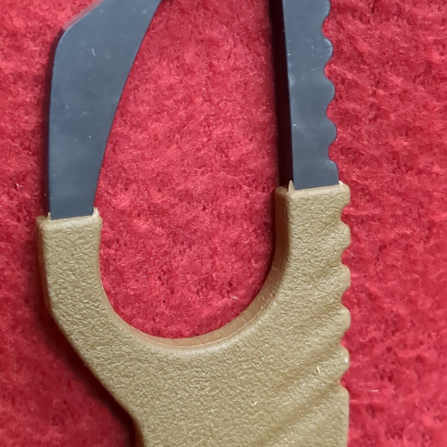 NOS Gerber Rescue Hook Seatbelt Strap Cutter Glass Breaker Case Malice Belt Clip Coyote (34cr- ca2-FEB109)
