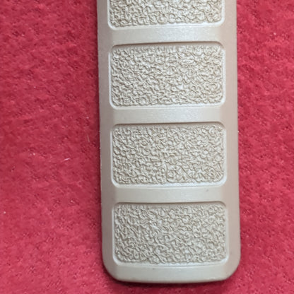 TangoDown BP-4 Rail Grip - Flat Dark Earth Excellent Condition (hc04-FEB135)