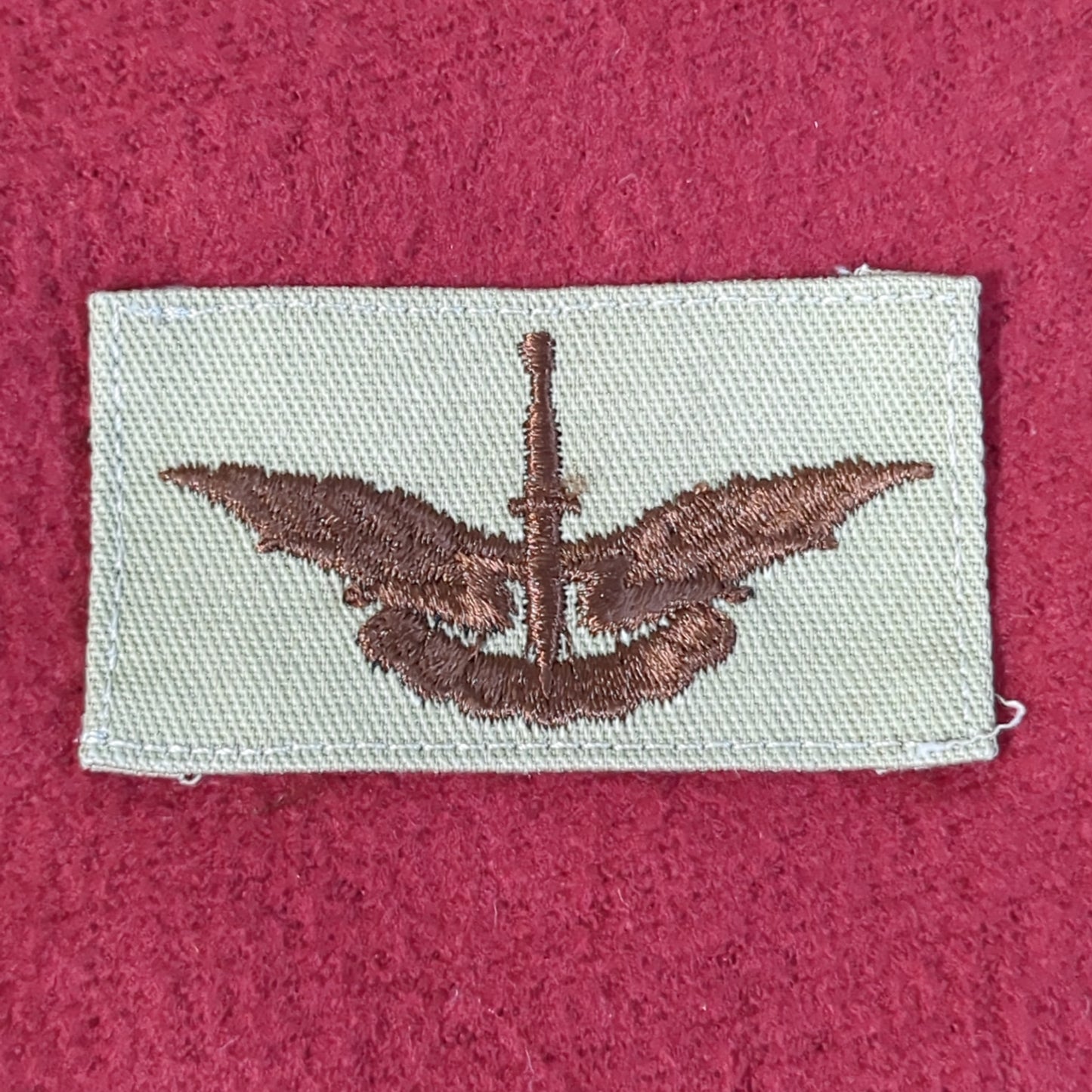 NOS US Army Freefall Parachute Badge Sew on Patch Desert DCU Camouflage (DP5-EC)