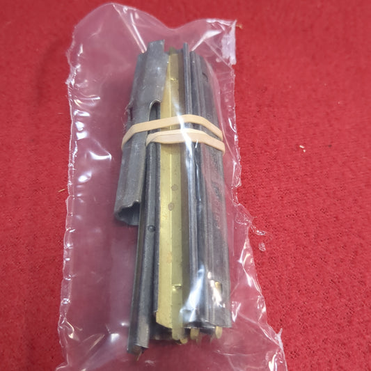 USGI Lot of 10 Stripper Clips with 1 x Loading Spoon .223 / 5.56 / 300blk (FB18-mar68)