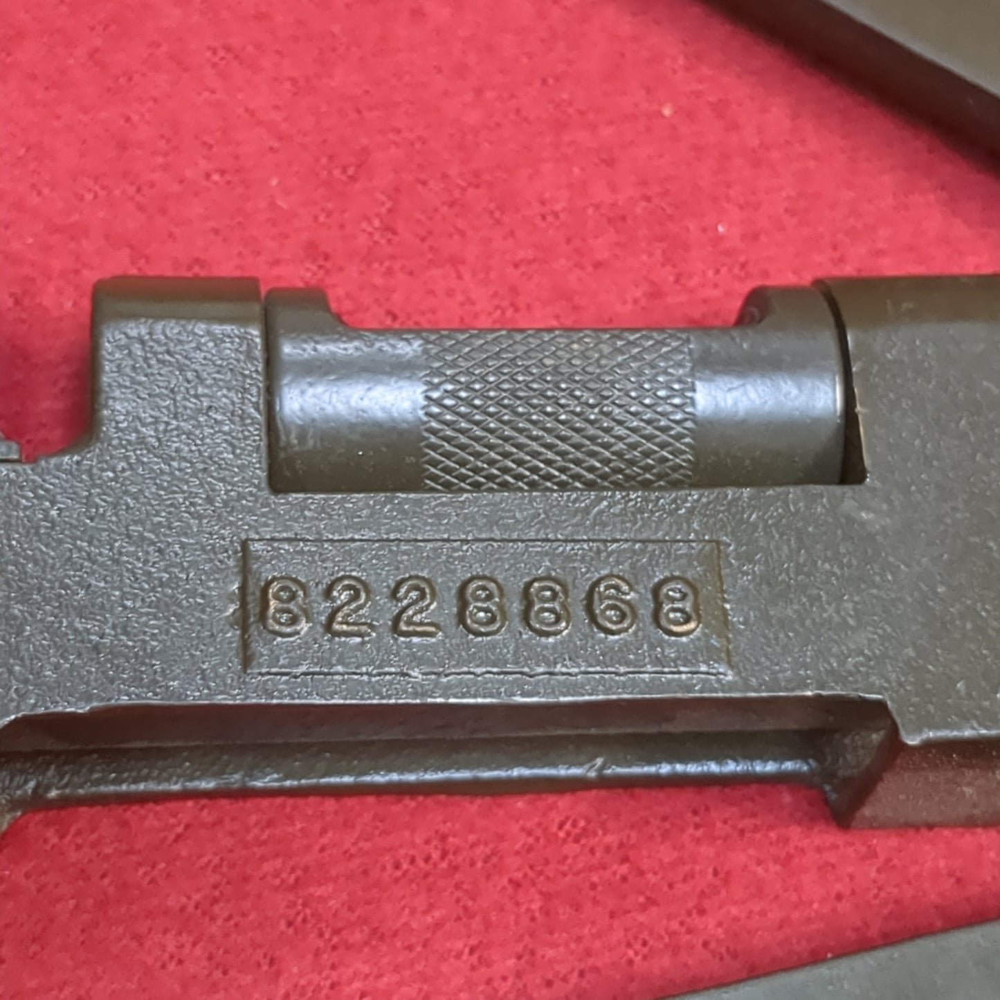 US Military M1A1 Gunners Quadrant w/ M82 Metal Carrying Case  (BA03-MAR69)