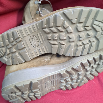BELLEVILLE Desert Coyote Combat Boots 9.5 R AHWC 18-D-1001 Used (FA20-ALP51)