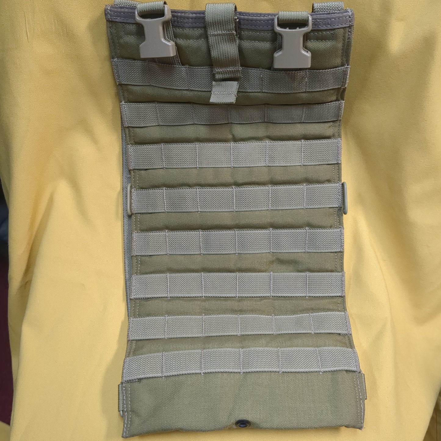 UNUSED Eagle Industries Khaki Hydration Carrier HP-MS-KH (34cr- ca2-yam48)