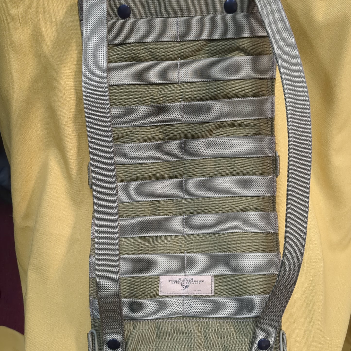 UNUSED Eagle Industries Khaki Hydration Carrier HP-MS-KH (34cr- ca2-yam48)