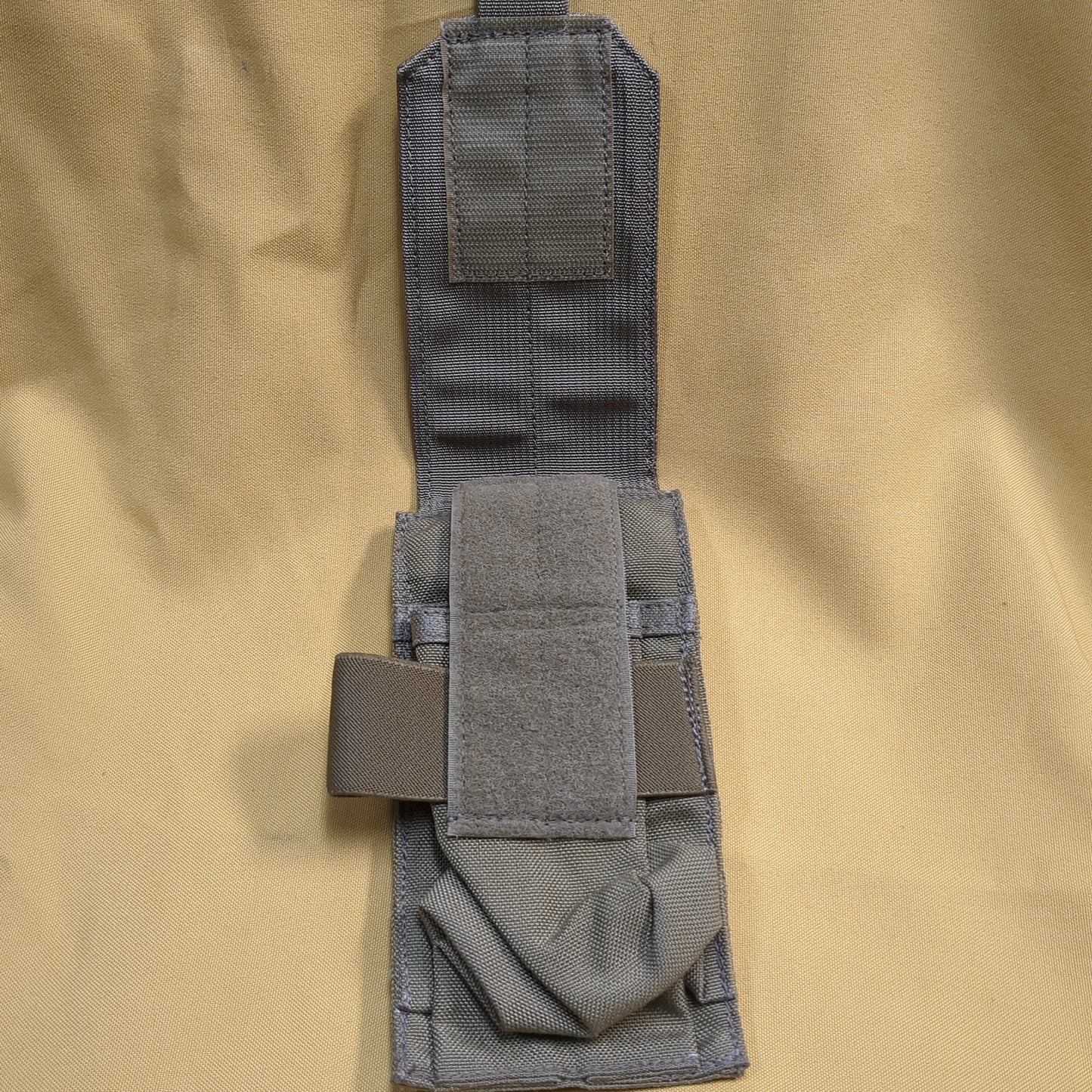 UNUSED Eagle Industries Khaki Molle Single Magazine Pouch (34cr- ca2-yam37)