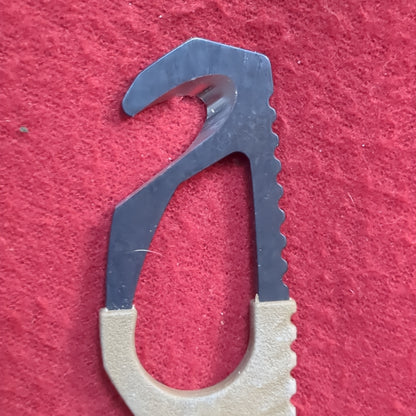 gerber rescue hook seatbelt strap cutter glass breaker case malice belt clip used (06cc- ca9-yam123)
